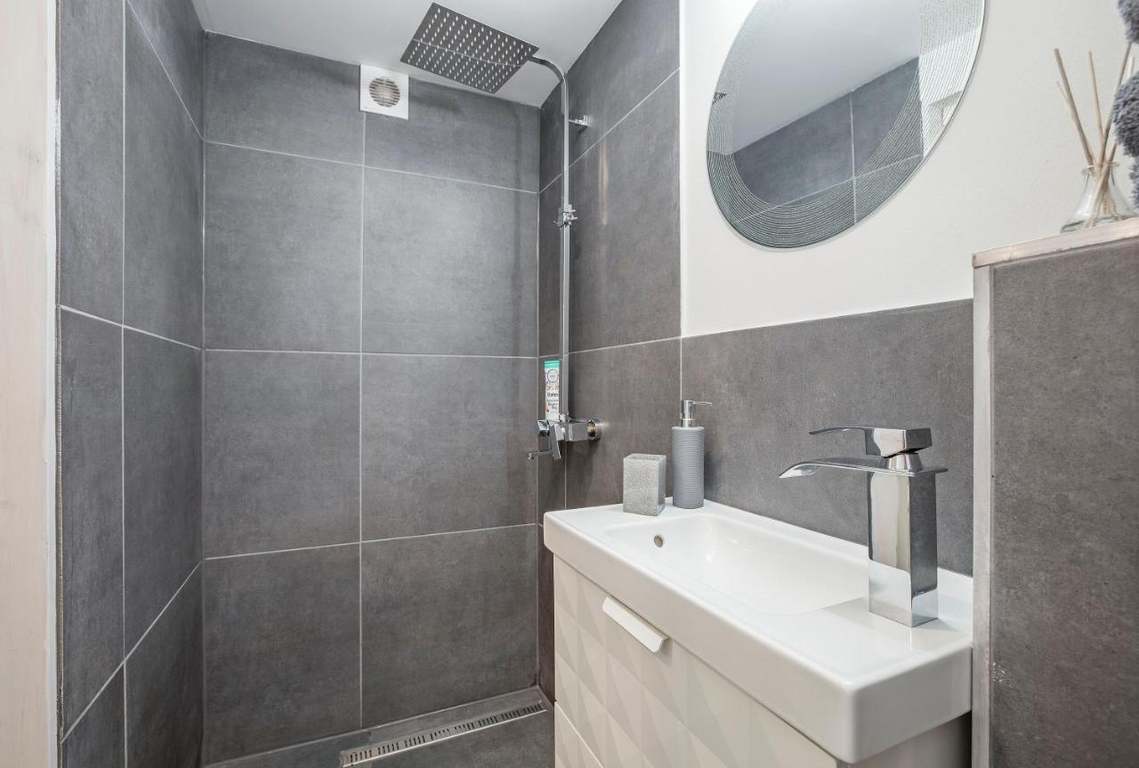 D'Crown Residences Budapest Luaran gambar