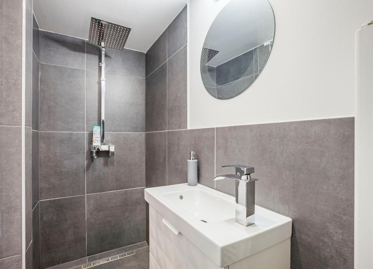 D'Crown Residences Budapest Luaran gambar