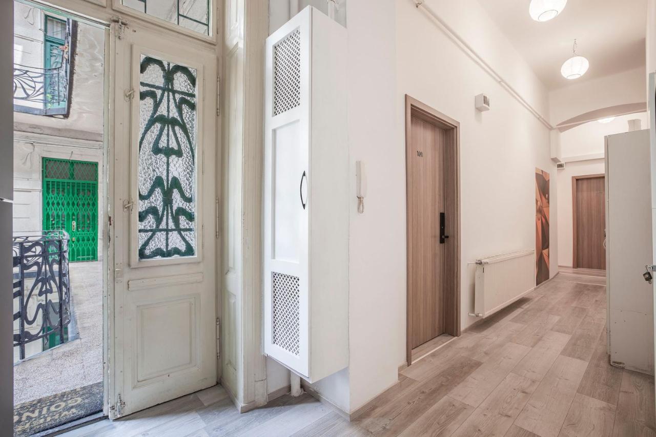 D'Crown Residences Budapest Luaran gambar