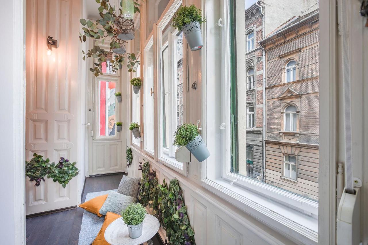 D'Crown Residences Budapest Luaran gambar