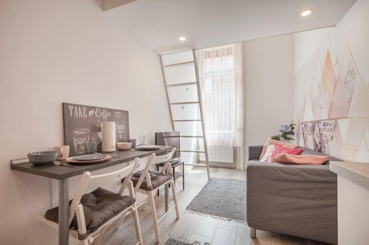 D'Crown Residences Budapest Luaran gambar