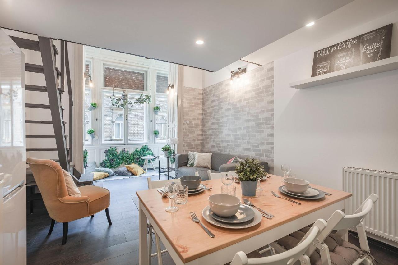 D'Crown Residences Budapest Luaran gambar
